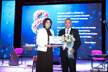 Abşeronda şəhid ailələrinin xanım üzvləri ilə birgə 8 Mart - Beynəlxalq Qadınlar Günü münasibəti ilə tədbir keçirilib