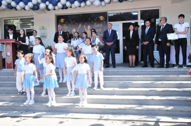 Abşeron rayonunun tam orta məktəblərində “Son zəng” tədbirləri keçirilib