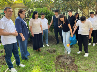 Abşeron rayonunda şəhid övladları sağlamlıq imkanları məhdud uşaqlar üçün sosial xidmət müəssisini ziyarət edib