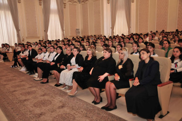 Abşeronda Ulu Öndər Heydər Əliyevin anadan olmasının 102-ci ildönümü münasibətilə keçirilən inşa yazı müsabiqəsinin qalibləri mükafatlandırılıb