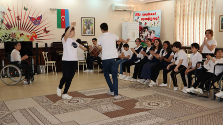 Abşeron rayonunda şəhid övladları sağlamlıq imkanları məhdud uşaqlar üçün sosial xidmət müəssisini ziyarət edib