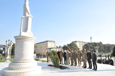 Abşeron rayonunda Ulu Öndər Heydər Əliyevin anım günü dərin ehtiramla qeyd olunub