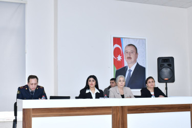 Abşeron rayonunda “Ailədaxili zorakılıq və hüquqi maarifləndirmə” mövzusunda tədbir keçirilib