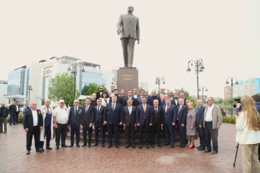 Ümummilli Lider Heydər Əliyevin anadan olmasının 102-ci ildönümü Həştərxan vilayətində qeyd edilib