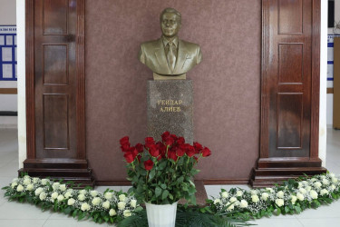 Ümummilli Lider Heydər Əliyevin anadan olmasının 103-cü ildönümü Həştərxan vilayətində qeyd edilib