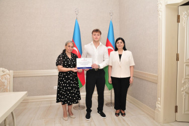 Könüllü fəaliyyətini uğurla başa vuran gənclərə sertifikatlar təqdim edilib