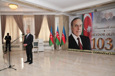 Ümummilli Lider Heydər Əliyevin anadan olmasının 103-cü ildönümü Abşeron rayonunda qeyd edilib
