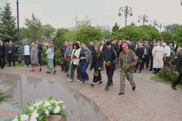 Ümummilli Lider Heydər Əliyevin anadan olmasının 102-ci ildönümü Həştərxan vilayətində qeyd edilib