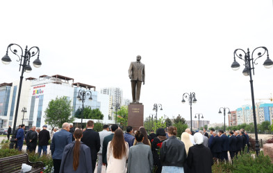 Ümummilli Lider Heydər Əliyevin anadan olmasının 101-ci ildönümü Həştərxan vilayətində qeyd edilib