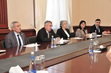 Abşeronda Aprel döyüşlərində şəhidlik zirvəsinə ucalan qəhrəmanlarımızın ailələri ilə görüş keçirilib