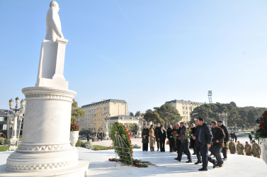 Abşeron rayonunda Ulu Öndər Heydər Əliyevin anım günü dərin ehtiramla qeyd olunub