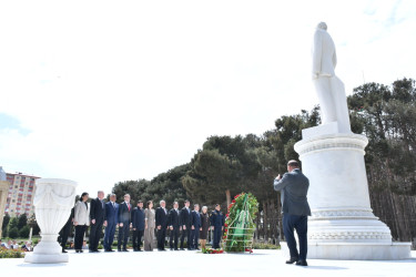 Abşeron rayonunda görkəmli oftalmoloq-alim, akademik Zərifə xanım Əliyevanın 103 illiyi qeyd edilib