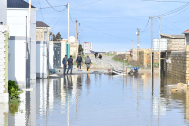 Abşeron rayonunda yağışın fəsadlarının aradan qaldırılması istiqamətində genişmiqyaslı tədbirlər davam etdirilir