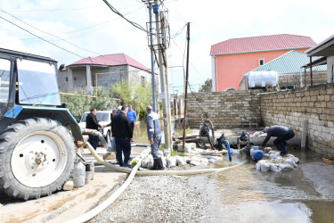 Abşeron rayonunda yağışın fəsadlarının aradan qaldırılması istiqamətində genişmiqyaslı tədbirlər davam etdirilir