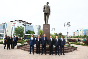 Ümummilli Lider Heydər Əliyevin anadan olmasının 101-ci ildönümü Həştərxan vilayətində qeyd edilib