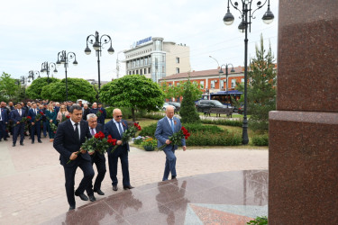 Ümummilli Lider Heydər Əliyevin anadan olmasının 101-ci ildönümü Həştərxan vilayətində qeyd edilib