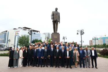 Ümummilli Lider Heydər Əliyevin anadan olmasının 101-ci ildönümü Həştərxan vilayətində qeyd edilib