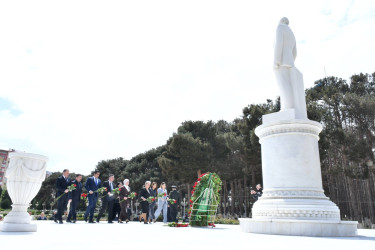 Abşeron rayonunda görkəmli oftalmoloq-alim, akademik Zərifə xanım Əliyevanın 103 illiyi qeyd edilib