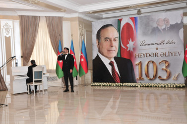 Ümummilli Lider Heydər Əliyevin anadan olmasının 103-cü ildönümü Abşeron rayonunda qeyd edilib