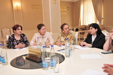 Abşeron rayonunda “Qadınların şəhərsalmada rolu” mövzusunda dəyirmi masa keçirilib