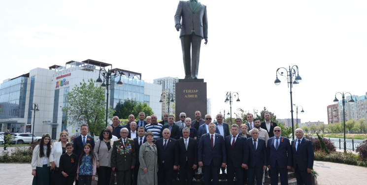 Ümummilli Lider Heydər Əliyevin anadan olmasının 103-cü ildönümü Həştərxan vilayətində qeyd edilib