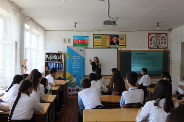 Xırdalan məktəblərində “Mərkəzə Doğru” layihəsi çərçivəsində silsilə təlimlər keçirilib