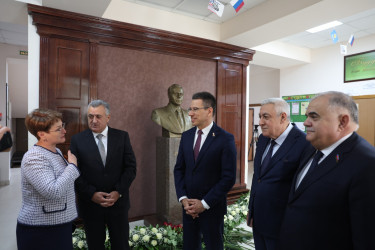 Ümummilli Lider Heydər Əliyevin anadan olmasının 103-cü ildönümü Həştərxan vilayətində qeyd edilib